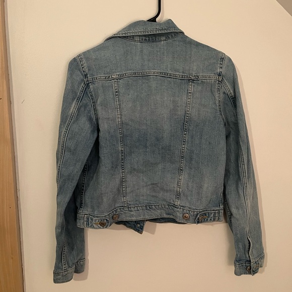 Levi’s Light Wash Jean Jacket - Picture 2 of 5